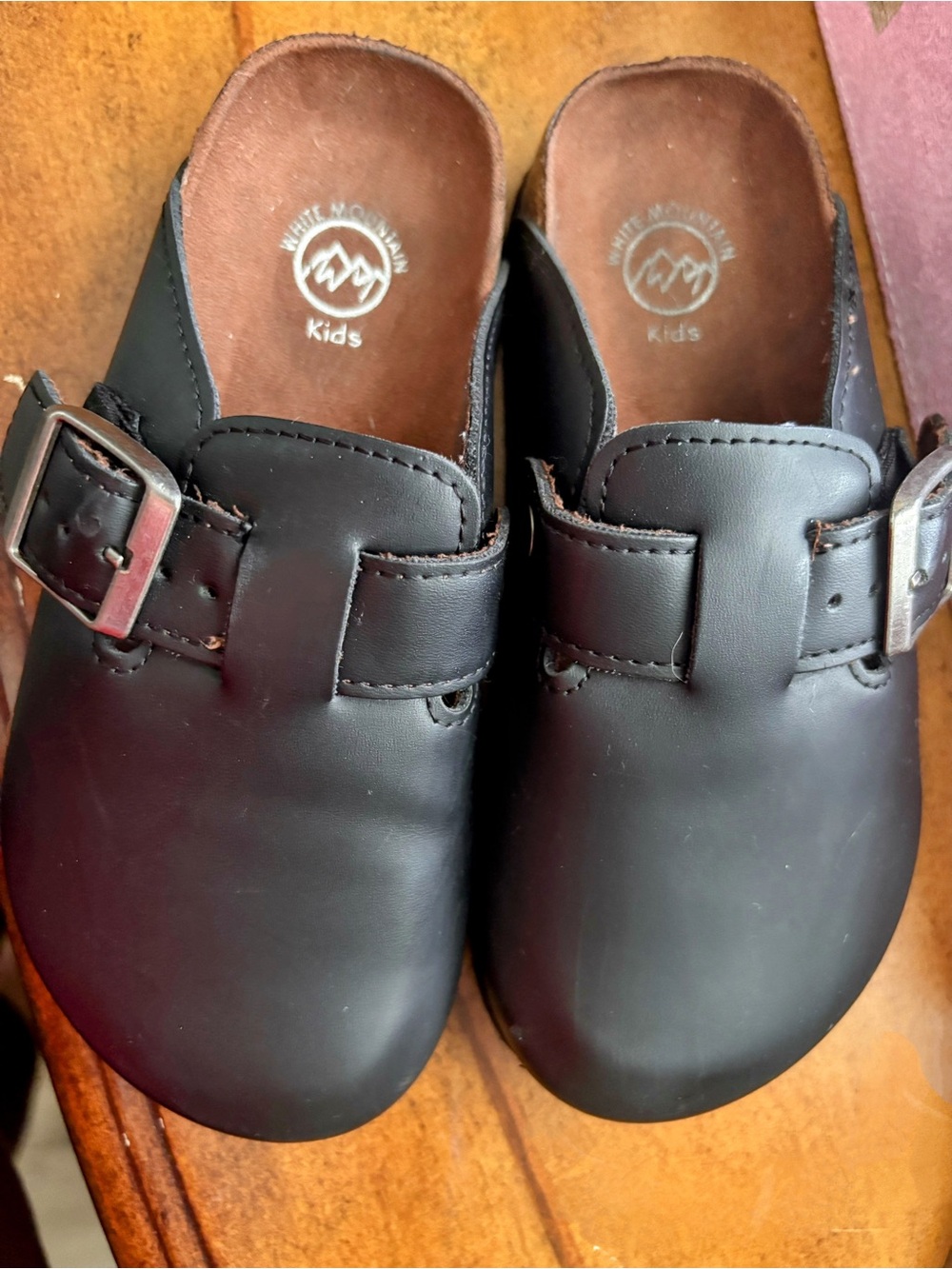 White Mountain Kids Black Slip-On Clogs with Brown Insole